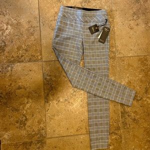 Takara women’s pull on dress pants. Size XS NWT